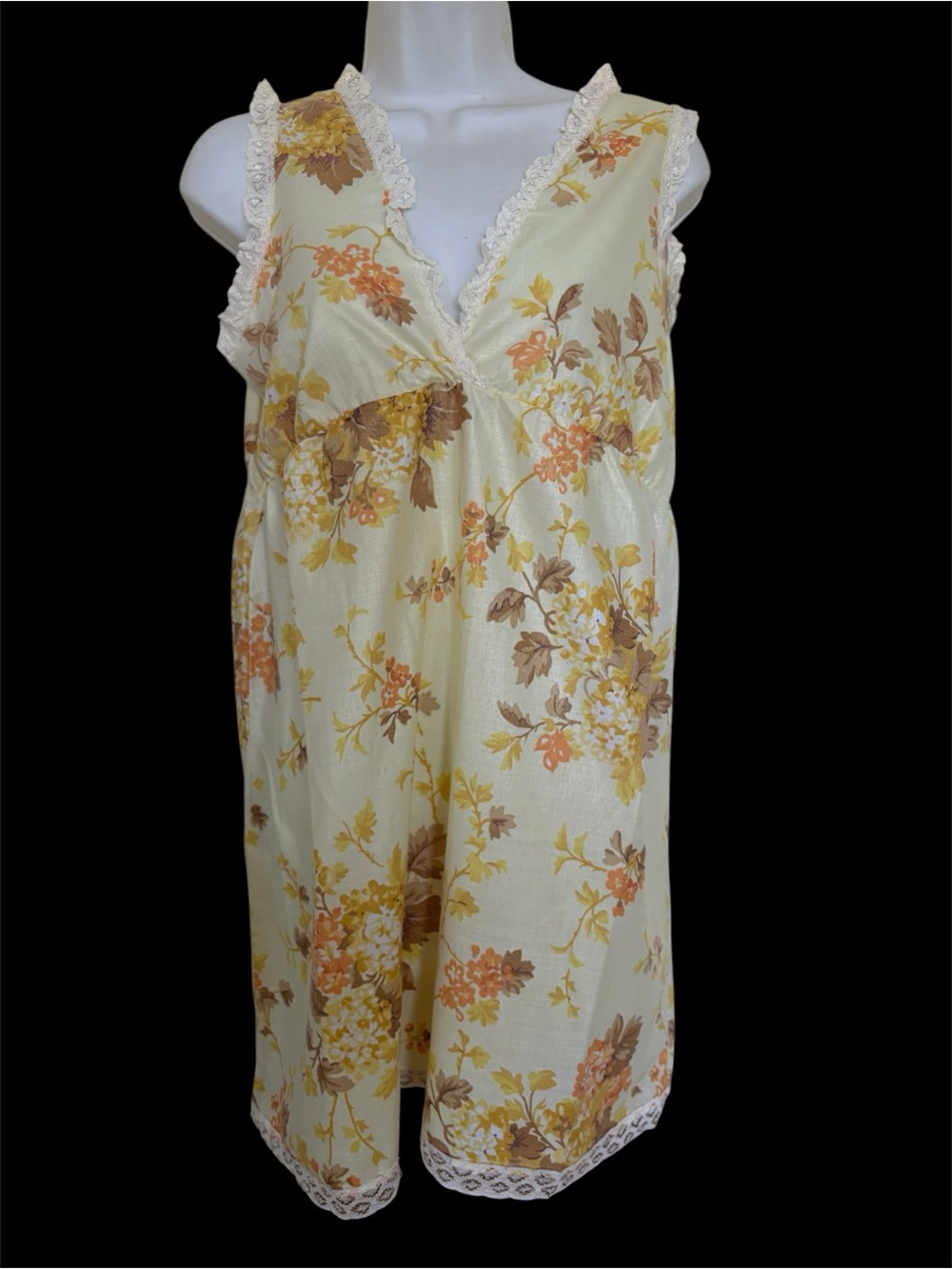 VNTG Mistra Floral Nightgown Thin Lightweight USA Made Permanent Press Sz Small